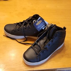 Youth Size 4 high top light up shoes. Brand New. Never Worn. Tags Still On.Black